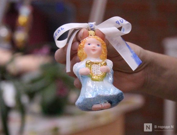 Волшебство из стекла: фоторепортаж с фабрики елочных игрушек в Нижнем Новгороде - фото 63