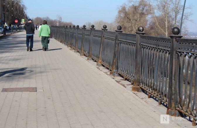 Трещит по швам: как выглядит центр Нижнего Новгорода после аномальной зимы — фоторепортаж - фото 4
