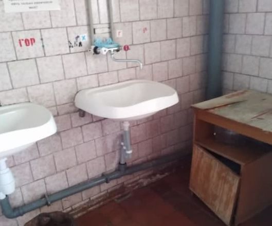 Туалеты в трех школах Заволжья стали претендентами на звание худших в России - фото 3