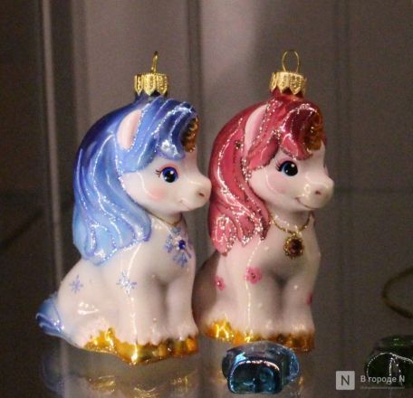 Волшебство в стекле: фоторепортаж с фабрики елочных игрушек в Нижнем Новгороде - фото 12