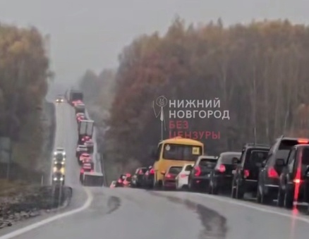 Водители снова застряли в пробках на подъездах к Нижнему Новгороду - фото 1