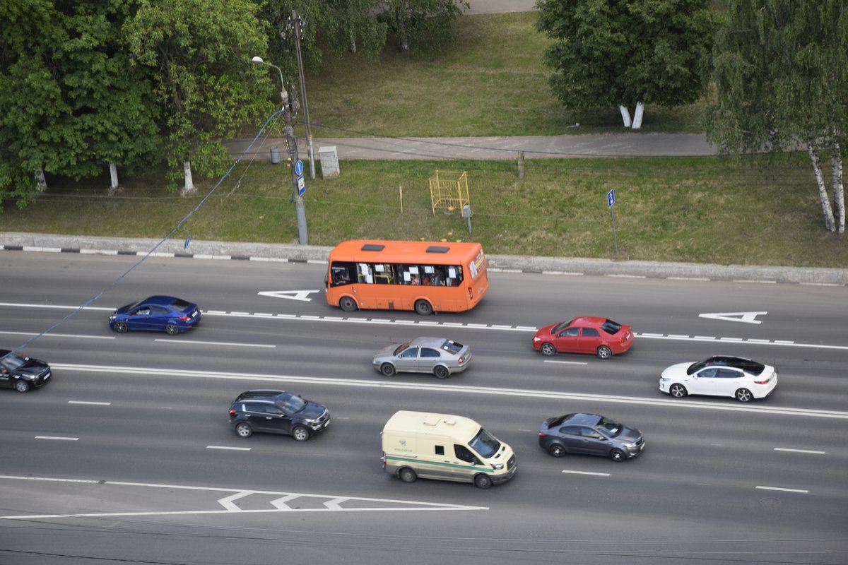 Почти на 75 тысяч увеличилось число пассажиров общественного транспорта после появления выделенной полосы на проспекте Гагарина - фото 1