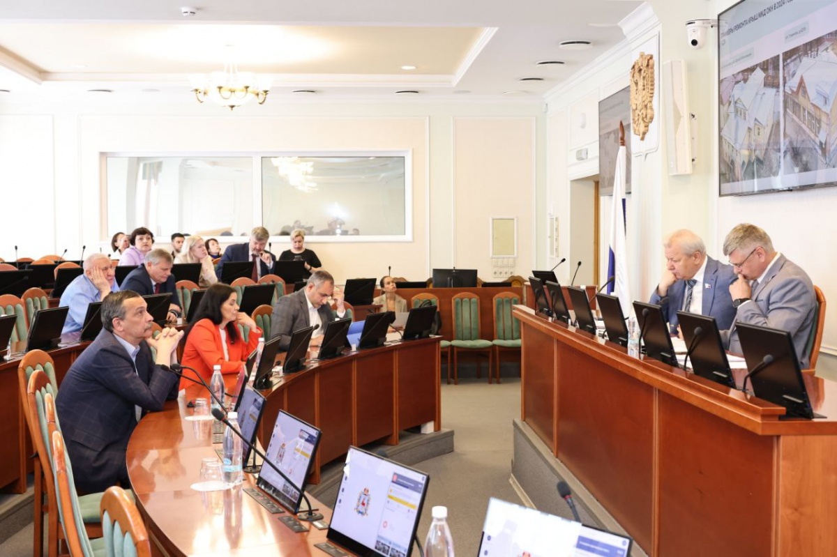 Гриневич призвала выделять субсидии на замену лифтов домам со спецсчетами - фото 1