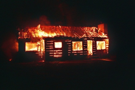 Житель Сергача сгорел в собственном доме из-за курения