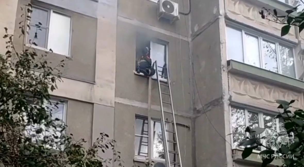 Женщина погибла в пожаре в многоэтажке в Нижнем Новгороде  - фото 1