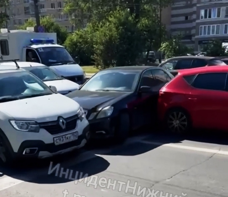 Нижегородская полиция нашла протаранивший три автомобиля Mercedes