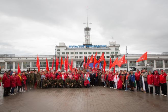 Коммунисты провели акцию ради памятника Сталину в Нижнем Новгороде - фото 5
