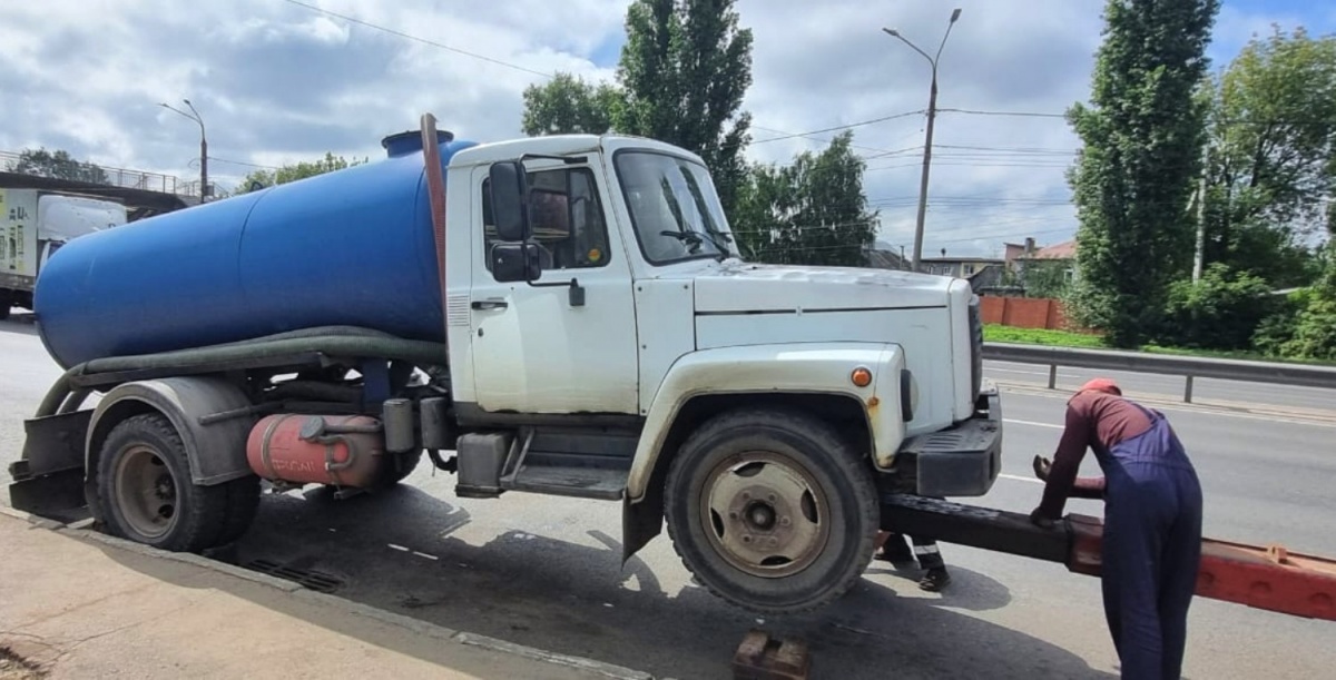 Коммунальщиков наказали за слив фекалий в ливневку в Нижнем Новгороде - фото 1