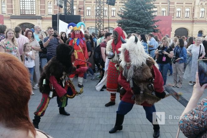 Иммерсивное шоу в постановке Ильи Авербуха состоялось в день 200-летия Нижегородской ярмарки - фото 6