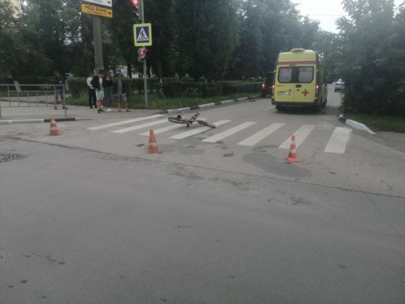 Иномарка сбила 18-летнюю велосипедистку в Дзержинске - фото 1