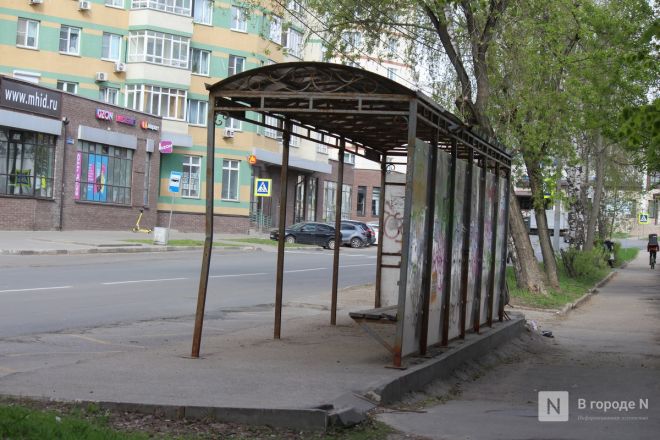Грязь и разбитые стекла: как выглядят остановки общественного транспорта в Нижнем Новгороде - фото 38