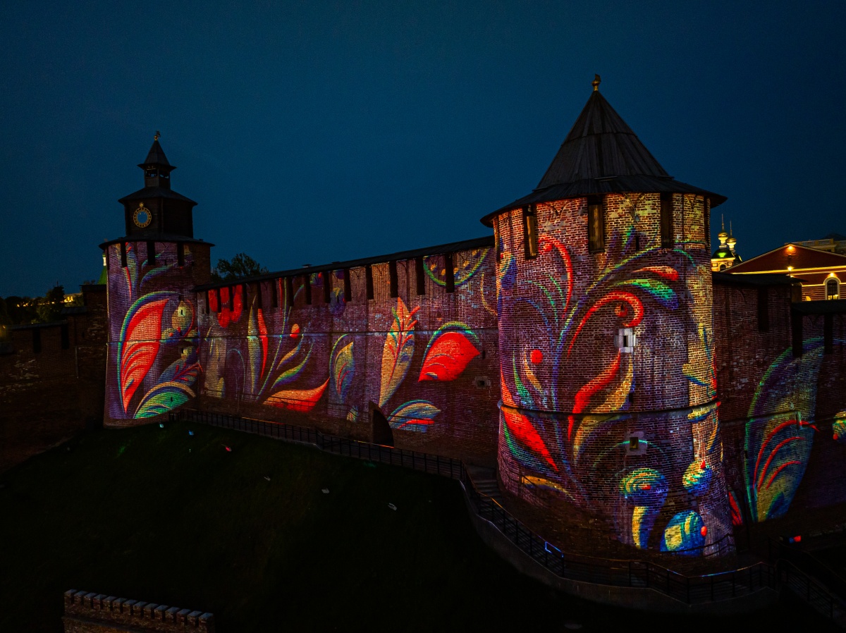 Яркие проекции украсят стены Нижегородского кремля в День России - фото 1