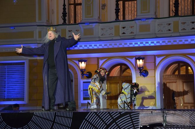 Год театра в России открылся в Нижнем Новгороде спектаклем Никиты Михалкова - фото 21