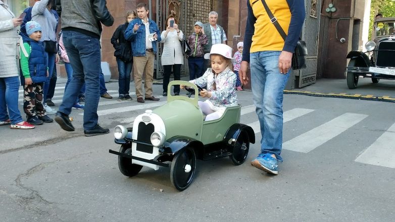 Ретроавтомобили ГАЗа порадовали нижегородцев городским дефиле - фото 5