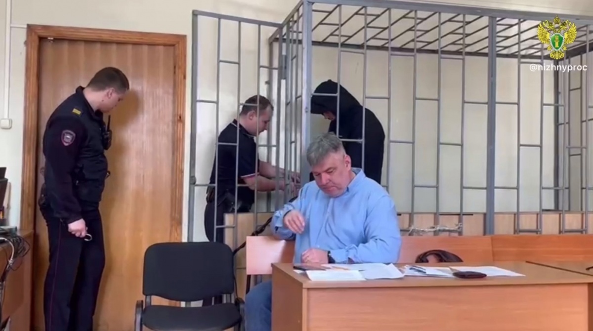 Виновника ДТП с погибшими на остановке в Сормове посадили на пять лет - фото 1