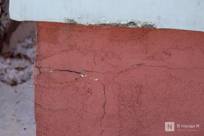 Ржавые урны и разбитая плитка: как пережили зиму знаковые места Нижнего Новгорода - фото 4