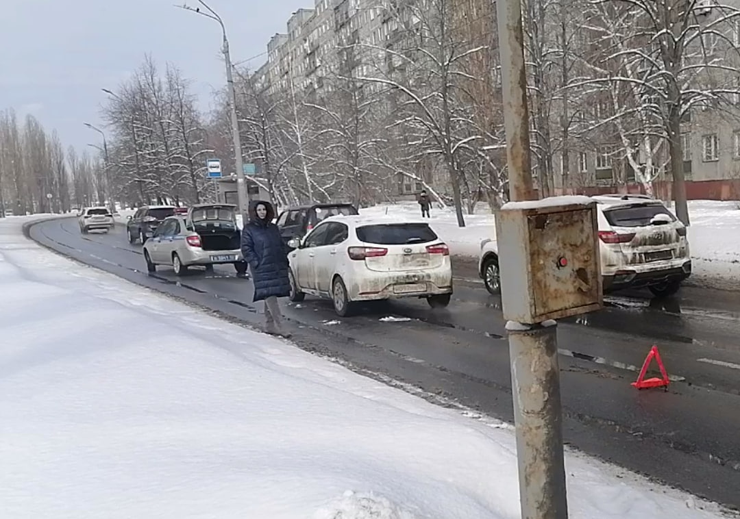 Иномарка сбила пешехода на улице Акимова - фото 1