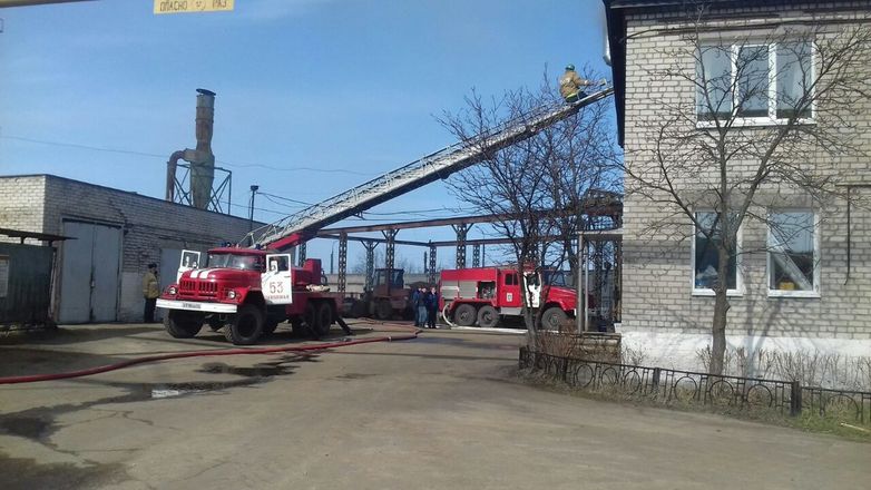 Открытый огонь ликвидировали на Заволжском моторном заводе на площади в 1200 квадратных метров - фото 3