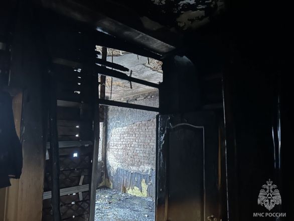 Мужчина пострадал при пожаре в многоэтажном доме в Балахне - фото 2