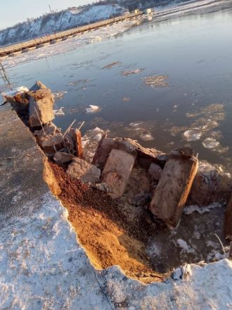 Ледоход разрушил наплавной мост в Павлове в Нижегородской области - фото 2
