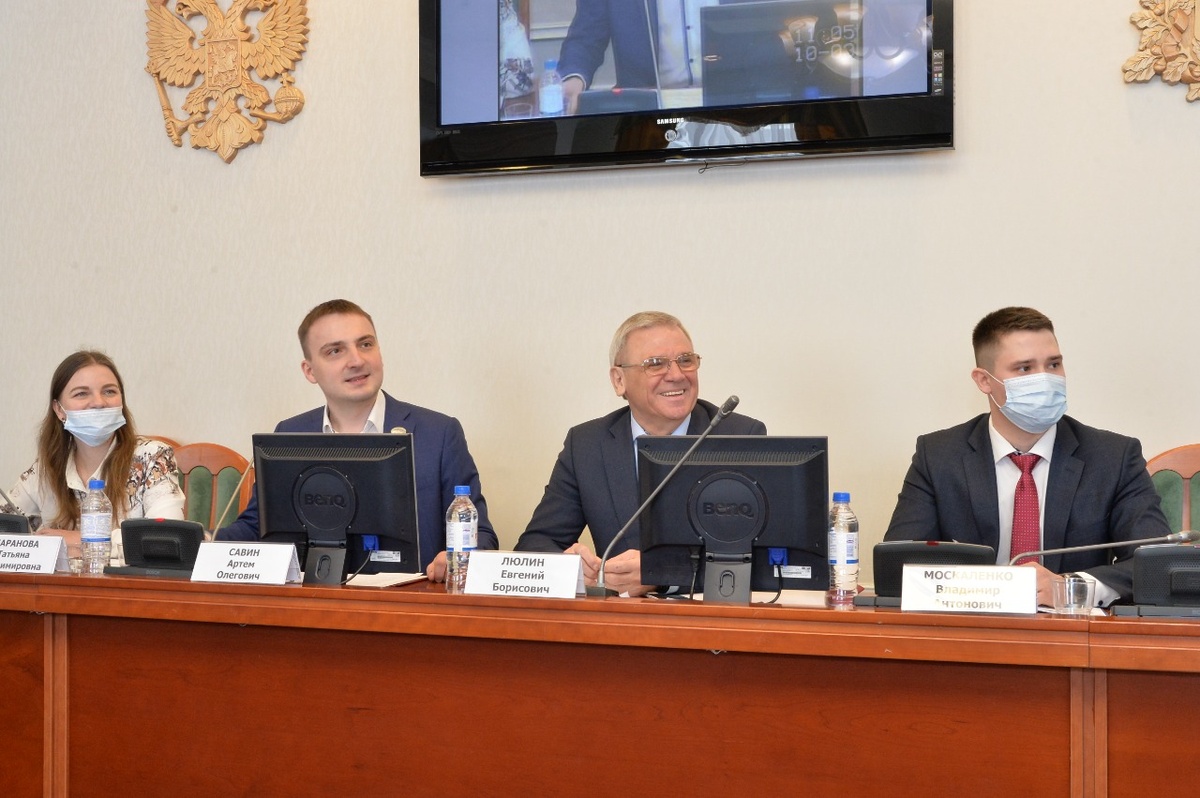 На первом заседании нового нижегородского Молодежного парламента обсудили проект &laquo;Пространство развития&raquo; - фото 1