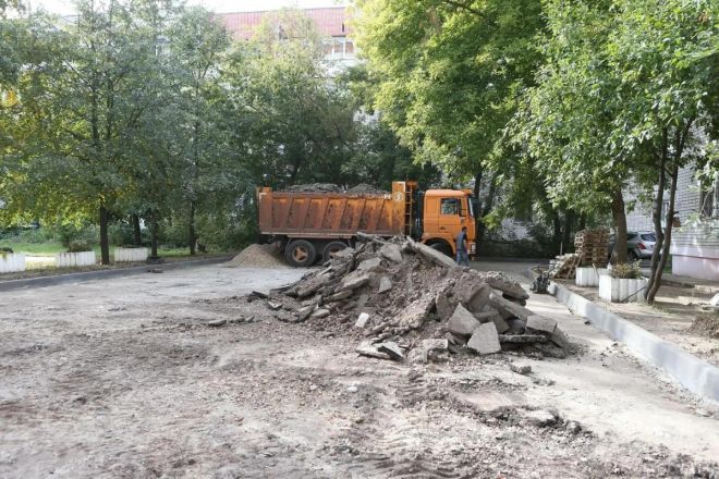 Работы по благоустройству дворов завершаются в Дзержинске - фото 2