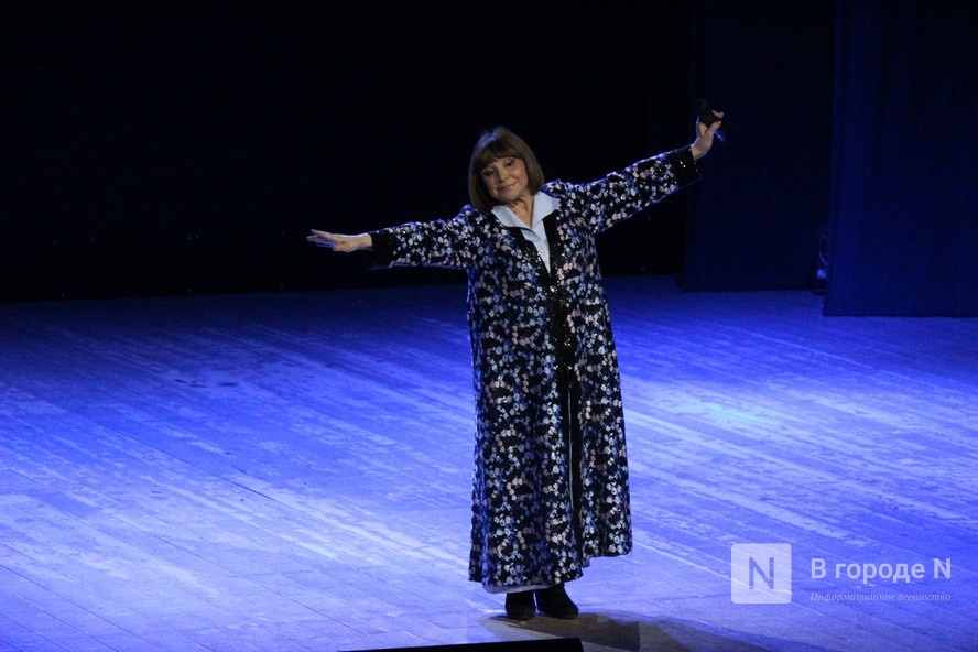 Наталья Варлей исполнила новую песню на кинофестивале в Дзержинске - фото 2