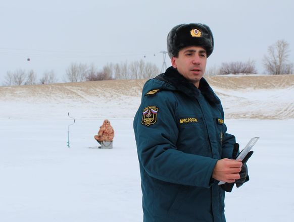 По тонкому льду: сотрудники нижегородской ГИМС предупредили рыбаков об опасности - фото 21