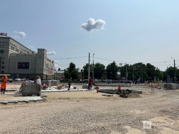 Опубликованы фото благоустройства площади у Автозаводского универмага - фото 4