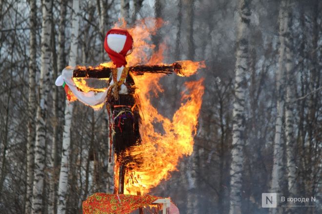 С блинами и в сугробах: как прошла Масленица в Нижнем Новгороде — фоторепортаж - фото 77