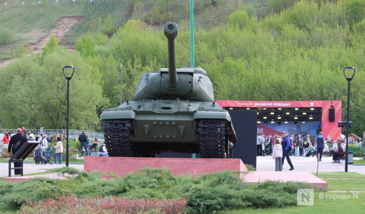 Без парада и салюта: как прошел День Победы в Нижнем Новгороде — фоторепортаж - фото 47
