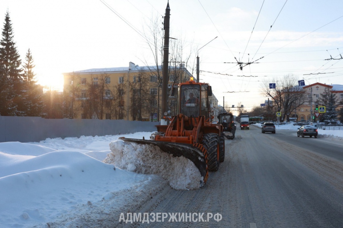 Свыше 3,5 тысяч тонн снега вывезено с улиц Дзержинска в выходные - фото 1