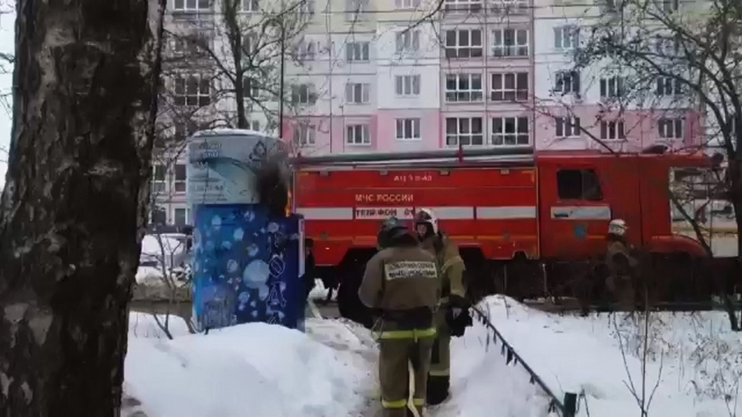 Аппарат по продаже воды горел в Советском районе - фото 1