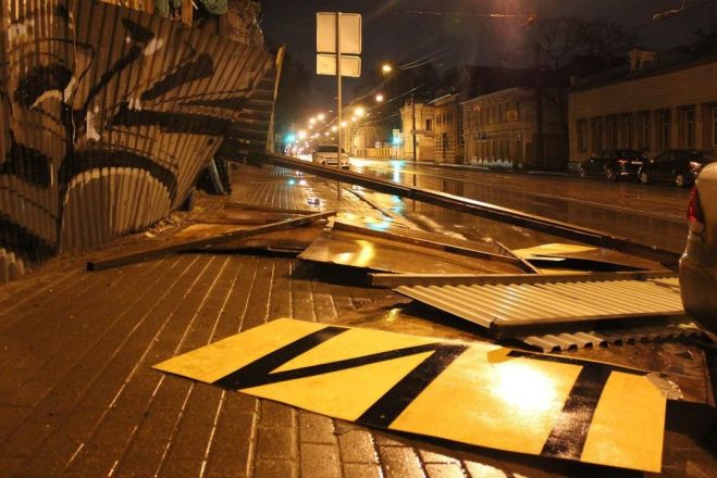 Новый стрит-арт Никиты Nomerz разрушило ветром в Нижнем Новгороде - фото 1