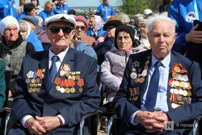 Без парада и салюта: как прошел День Победы в Нижнем Новгороде — фоторепортаж - фото 89