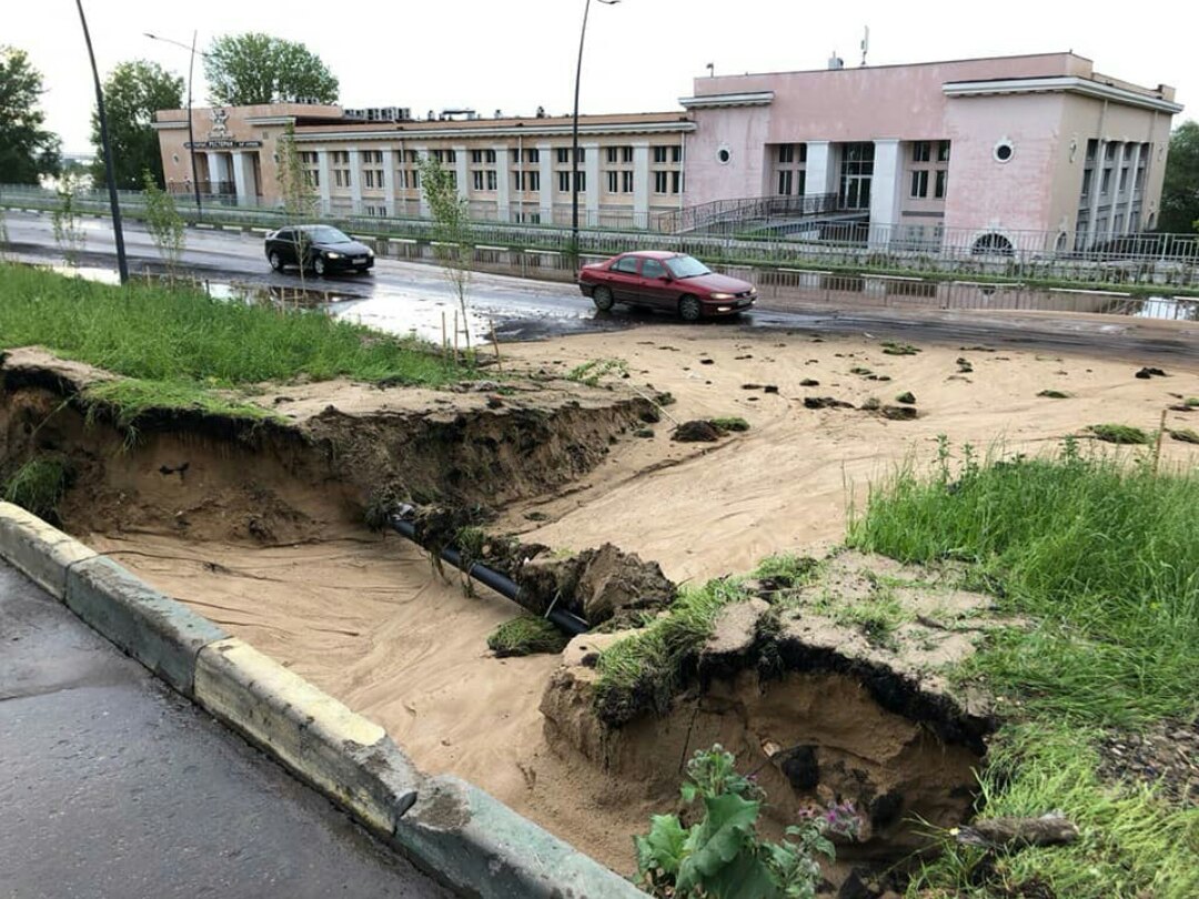 Проверка на прочность: как в Нижнем Новгороде восстанавливают разрушенные дождем дороги - фото 2