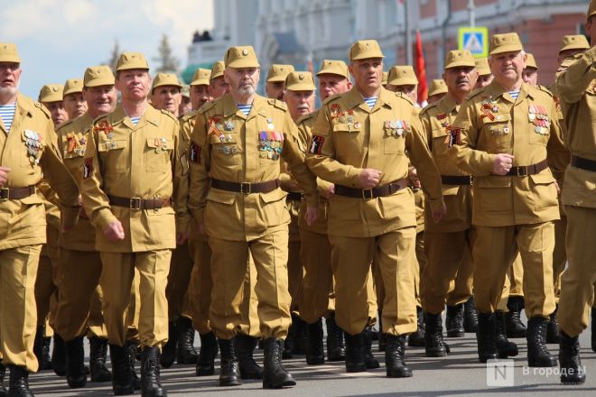 Фоторепортаж: парад в честь 80-й годовщины Победы прошел в Нижнем Новгороде - фото 24